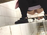 chinese girls go to toilet.97